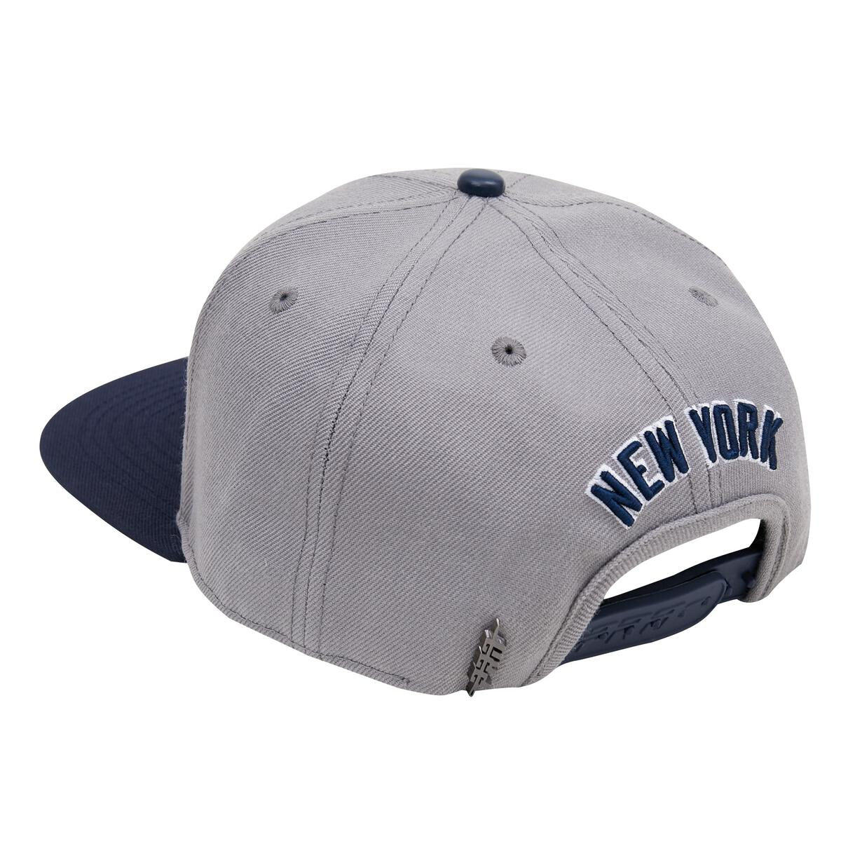Pro Standard - New York Yankees Logos Snapback Hat - Image 9